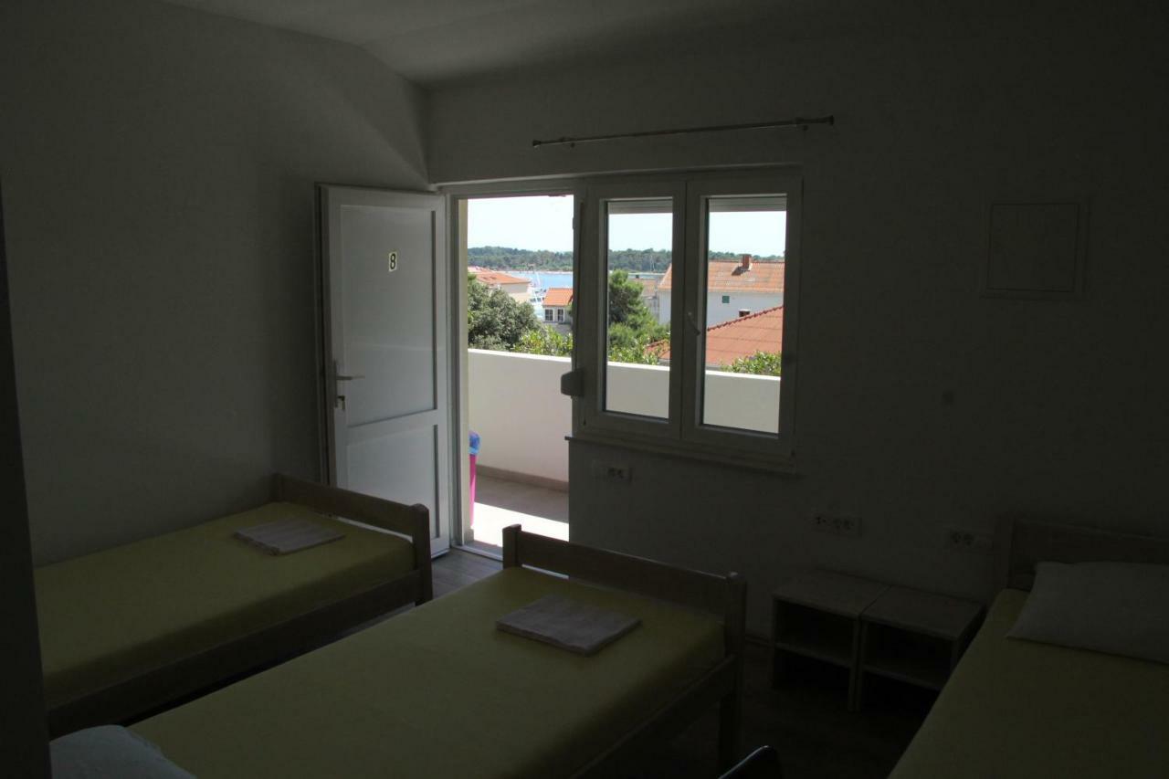 Bed & Breakfast Novalja Inn Extérieur photo